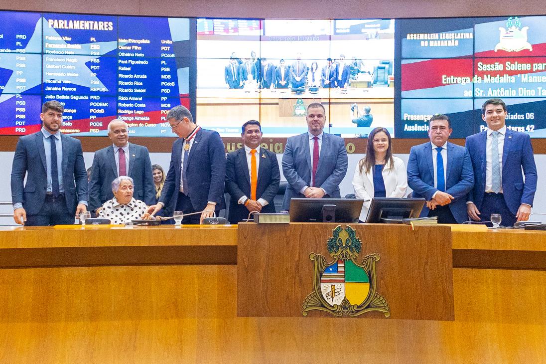 Entrega de Medalha a Antônio Dino